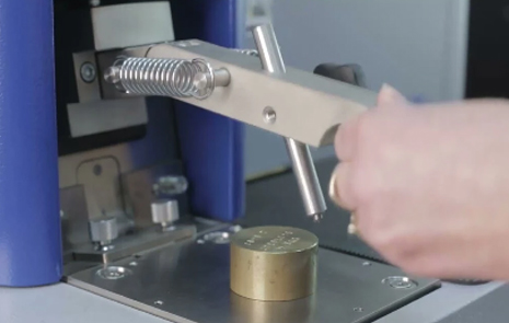 金(jīn)相製樣設備有哪些(xiē)類型?